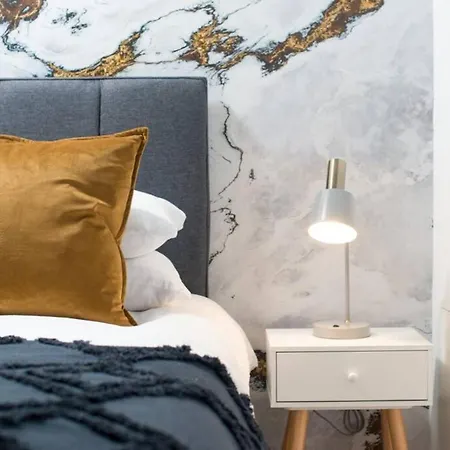 Clifton Jewel - 4 Bed Townhouse With Parking. Mycityhaven Feriehus