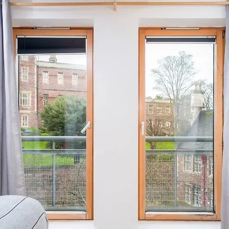 בית נופש Clifton Jewel - 4 Bed Townhouse With Parking. Mycityhaven