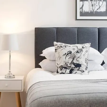 Clifton Jewel - 4 Bed Townhouse With Parking. Mycityhaven בריסטול