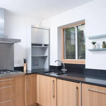 בית נופש Clifton Jewel - 4 Bed Townhouse With Parking. Mycityhaven בריסטול