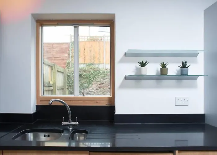 Clifton Jewel - 4 Bed Townhouse With Parking. Mycityhaven 度假居 *