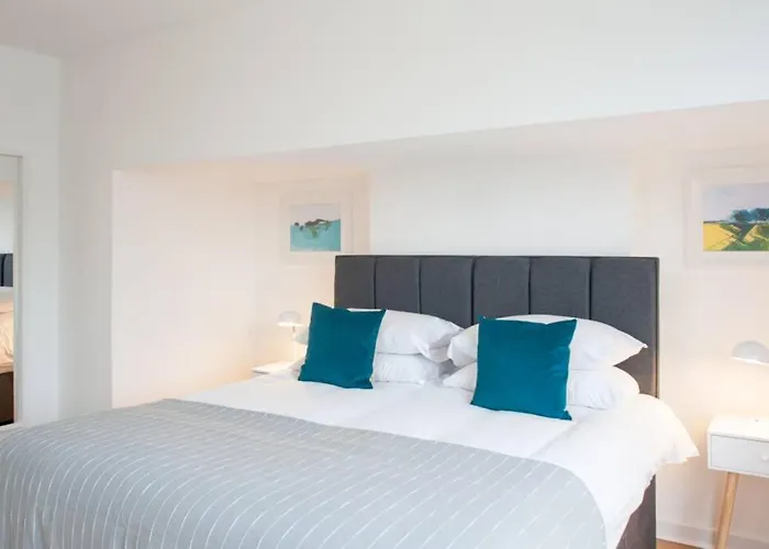 Clifton Jewel - 4 Bed Townhouse With Parking. Mycityhaven 布里斯托