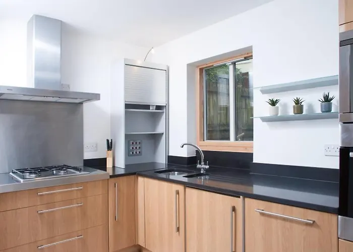 度假居 Clifton Jewel - 4 Bed Townhouse With Parking. Mycityhaven 布里斯托