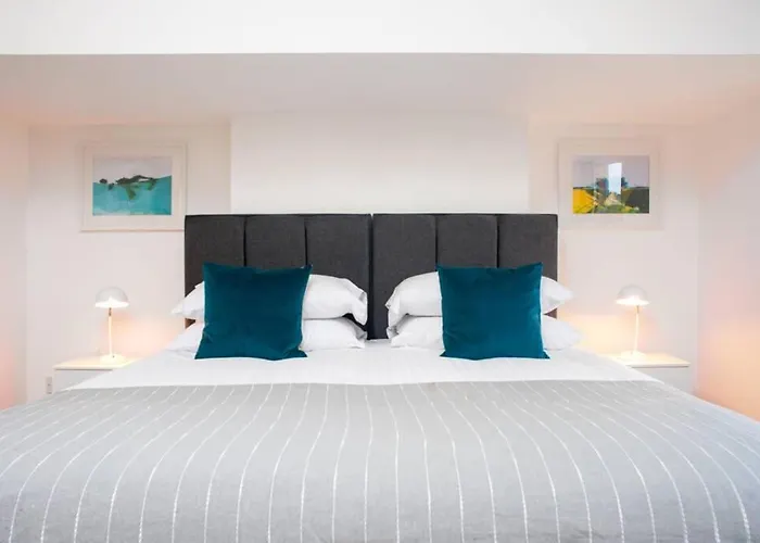 Clifton Jewel - 4 Bed Townhouse With Parking. Mycityhaven 度假居 *