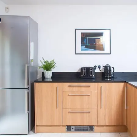 Clifton Jewel - 4 Bed Townhouse With Parking. Mycityhaven Будинок відпочинку Бристоль