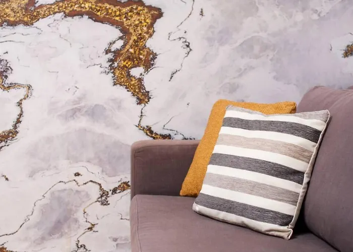 Clifton Jewel - 4 Bed Townhouse With Parking. Mycityhaven